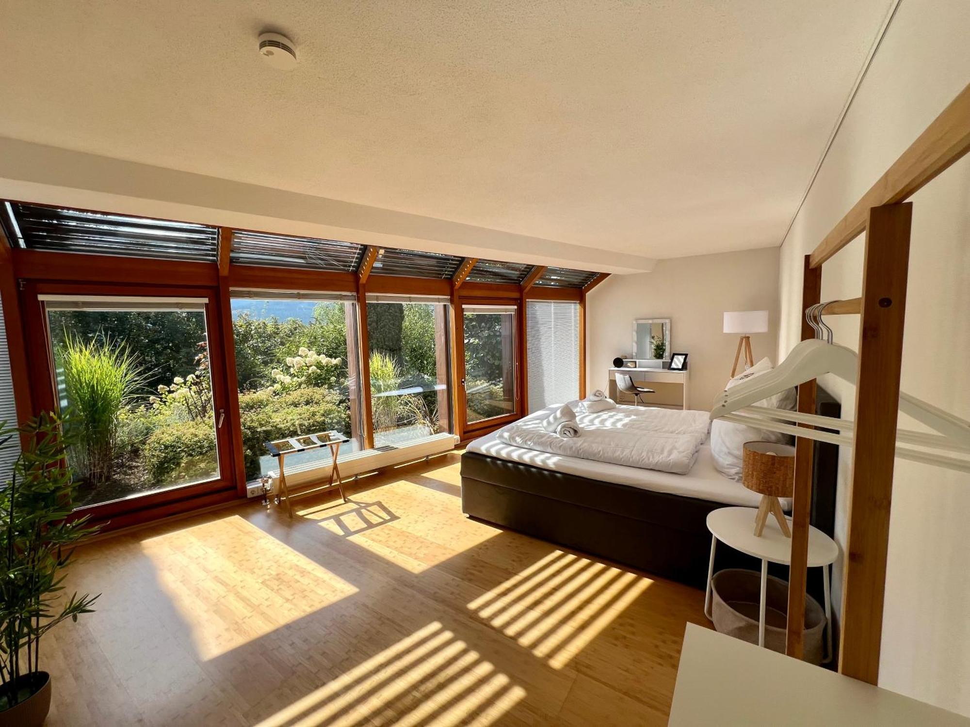 Panoramablick Mit Privatparkplatz, 2 Balkone Und 1,5 Baeder Apartment ทิทิเซ-นอยชตัดท์ ภายนอก รูปภาพ